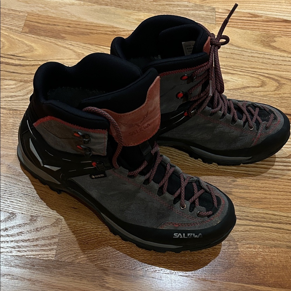 Salewa Men's Waterproof Goretex Hiking Boots